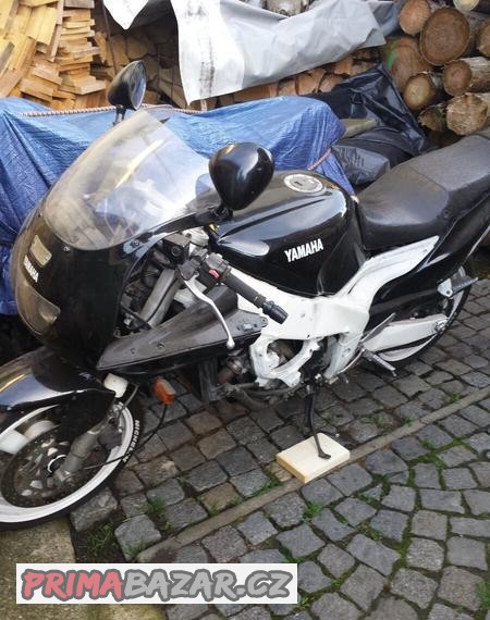 yamaha-fzr-1000-r-v-90
