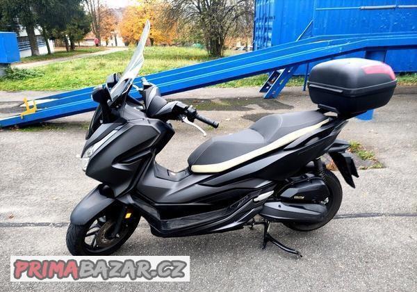 honda-forza-125-11kw-7600km-jako-nova