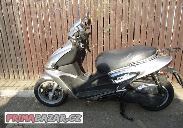benelli-velvet-150