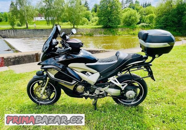 honda-vfr-crossrunner-800x-2012