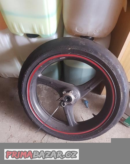 vtr1000f-predni-kolo