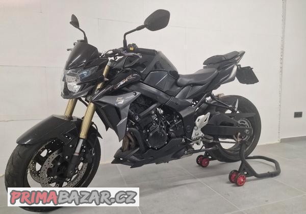 suzuki-gsr-750