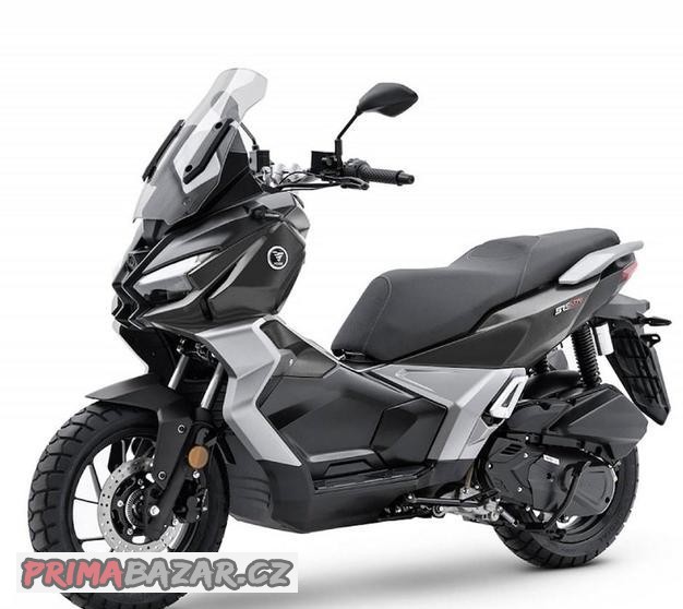 voge-sr1-125i-adv-cerny-novy-skutr