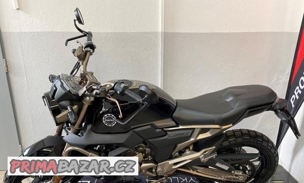 zontes-g1-125-scrambler-cerna-lita-kola