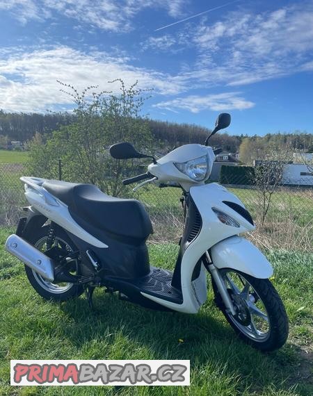 skutr-suzuki-sixteen-125