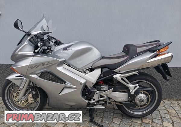 honda-vfr-800-vtec-2006