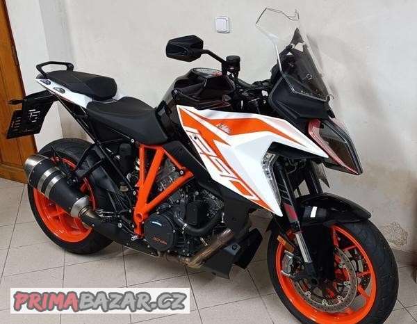 ktm-1290-super-duke-gt