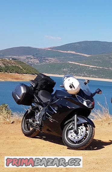 triumph-sprint-1050-st