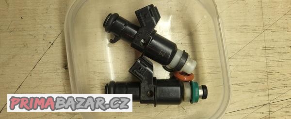 suzuki-ltr-450-vstriky-klapky-cerpadlo-ridici-jednotka