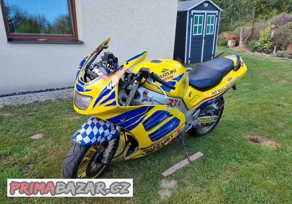 suzuki-rf900r