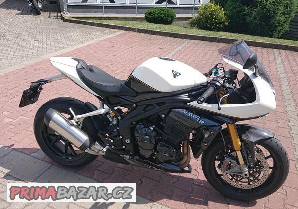 triumph-speed-triple-1200-rr-2022-top