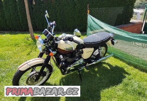triumph-bonneville-t-100-2011-nadherny-kousek-po-servisu