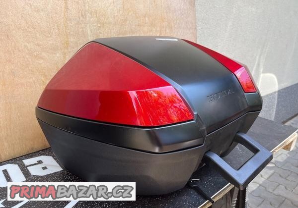 honda-topcase-na-dve-prilby
