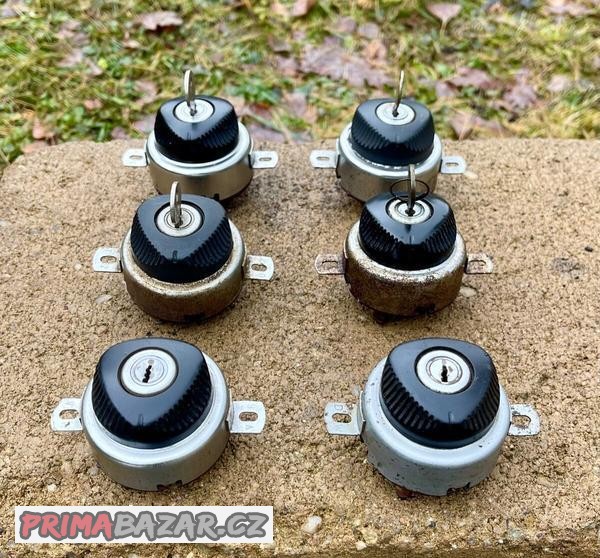jawa-250-350-panelka-spinaci-skrinky