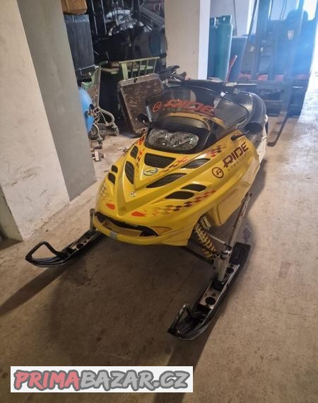 prodam-snezny-skutr-skidoo-bombardier-500-canada-skutr-je-v
