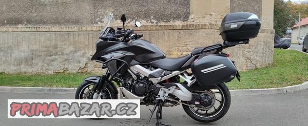 honda-vfr-800x-crossrunner