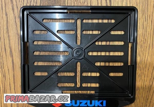 podlozka-pod-spz-rz-suzuki