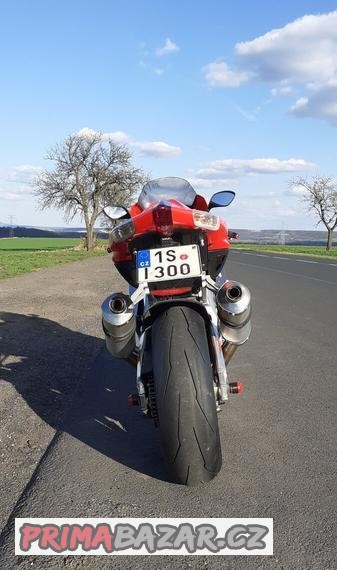 aprilia-rsv-1000-r