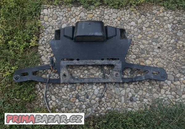 can-am-outlander-drzak-svetlo-na-spz-original