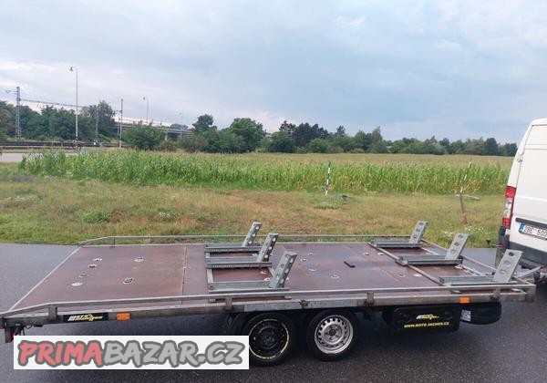 pujceni-velkeho-vleku-na-motorky-a-ctyrkolky-brno