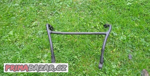suzuki-750-srad-leseni-pro-kapotaz