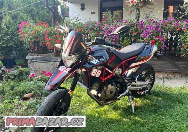 aprilia-dorsoduro-750