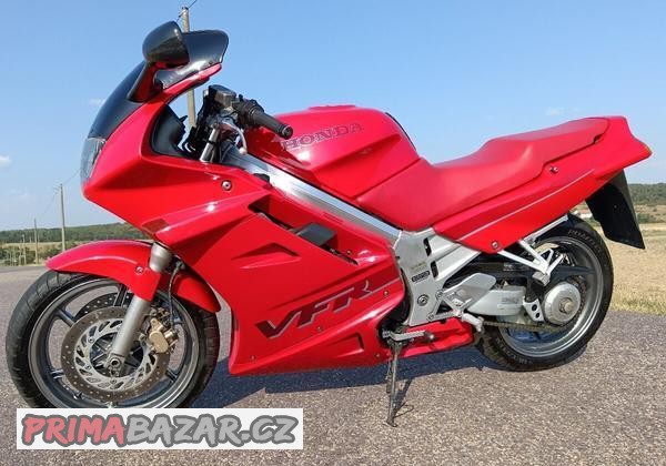 honda-vfr-750-rc36