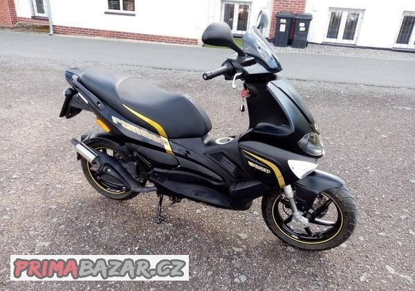 skutr-gilera-runner-sp-50