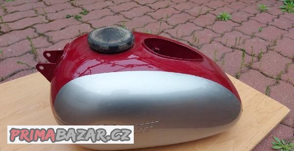 prodam-palivovou-nadrz-na-jawa-125-175