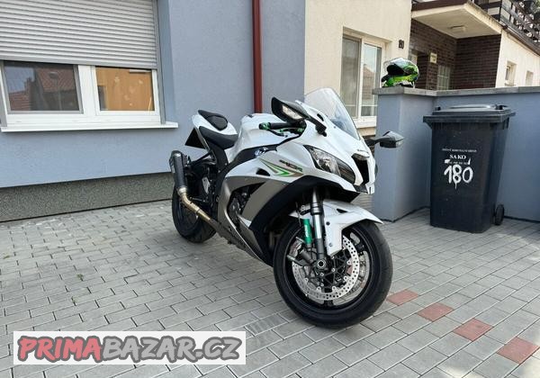 kawasaki-zx-10r-ninja-2017-pearl-blizzard-white