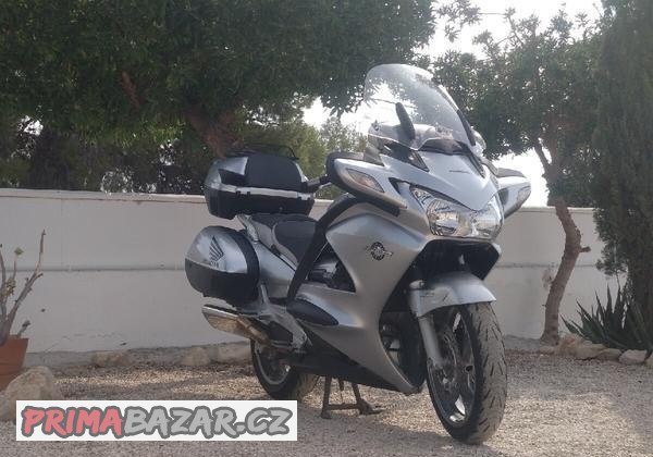 honda-st-1300-pan-european