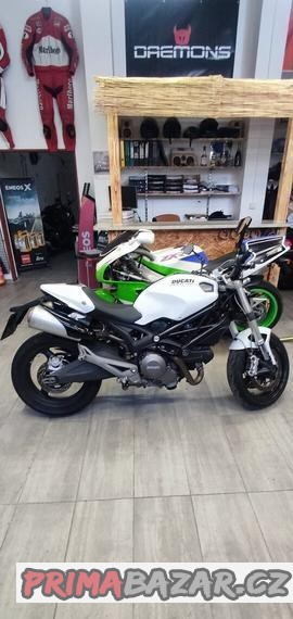 ducati-monster-696