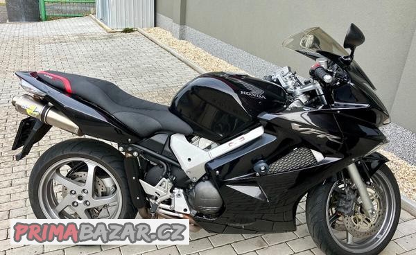 honda-vfr-800-vtec