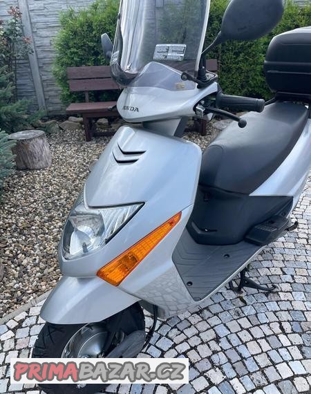 honda-lead-100-rok-2007-pouhych-8700-km