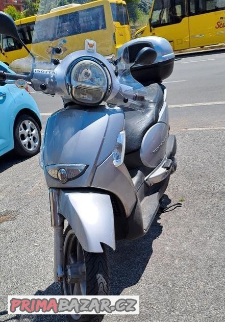 aprilia-scarabeo-250-2005