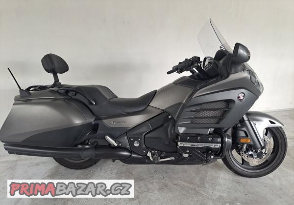 honda-gl-1800-goldwing