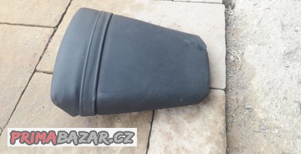 sedlo-spolujezdce-yamaha-yzf-r6-1999-2002