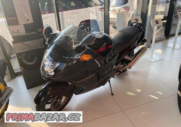 honda-cbr-1100-xx-super-black-bird-top-stavmaly-najezd