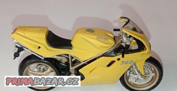 sada-modelu-ducati-1-18