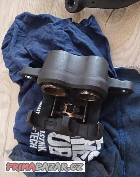 brzdovy-trmen-levy-predni-yamaha-fz6