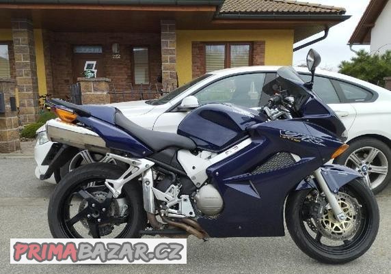 honda-vfr-800-vtec