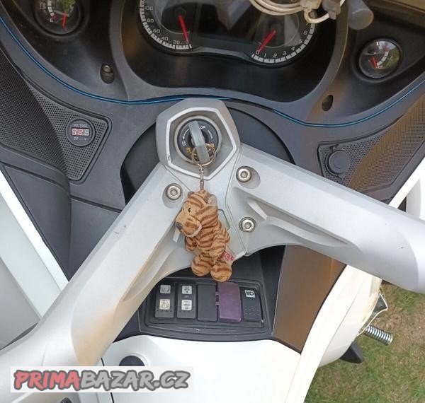 prodam-can-am-spyder-rt