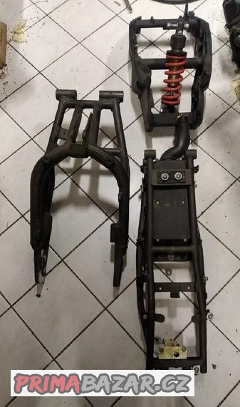 megelli-125-casti-ramu-sedlo-tlumic
