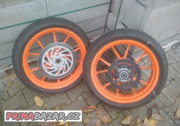 ktm-duke-zadni-kolo