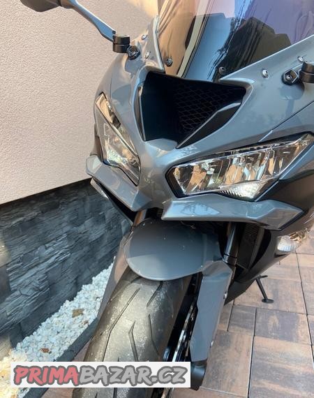kawasaki-zx6r
