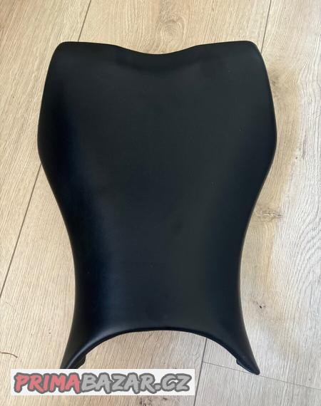 predni-a-zadni-sedlo-na-honda-cbr1000rr-fireblade-08-14