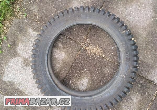 pneumatiky-na-motorku-zadni-drapak-enduro-cross-a-predni