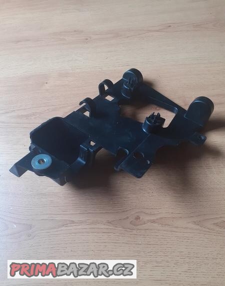 Kryt na motor