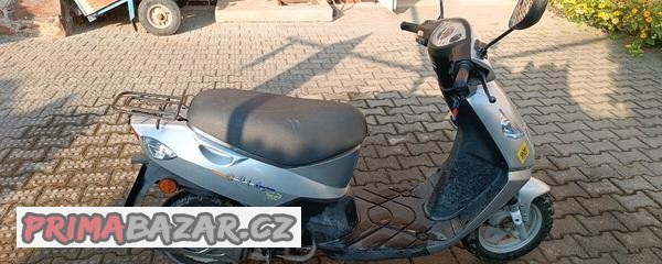 prodam-zanovni-skutr-50ccm