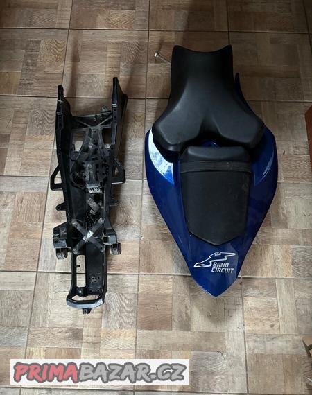 podsedadlovka-yamaha-r1-04-06
